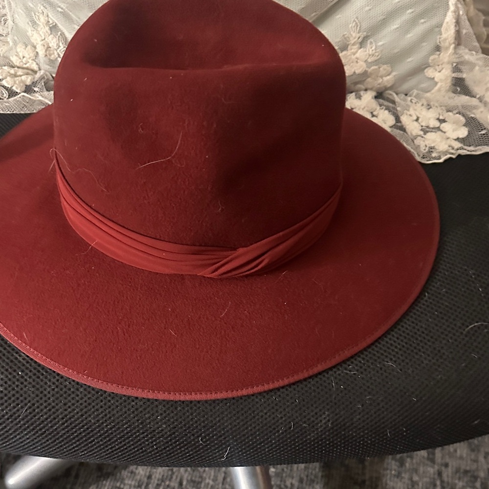 Elegant Burgundy Women's Hat by Sophia Cashmere. Brand new with tag